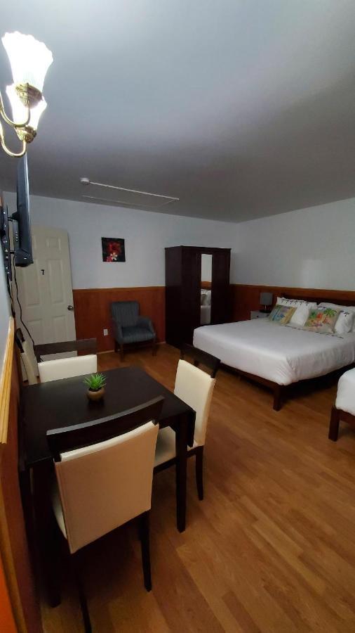 Hotel Fleurs Karaibes Saint-Alexandre-de-Kamouraska Bagian luar foto