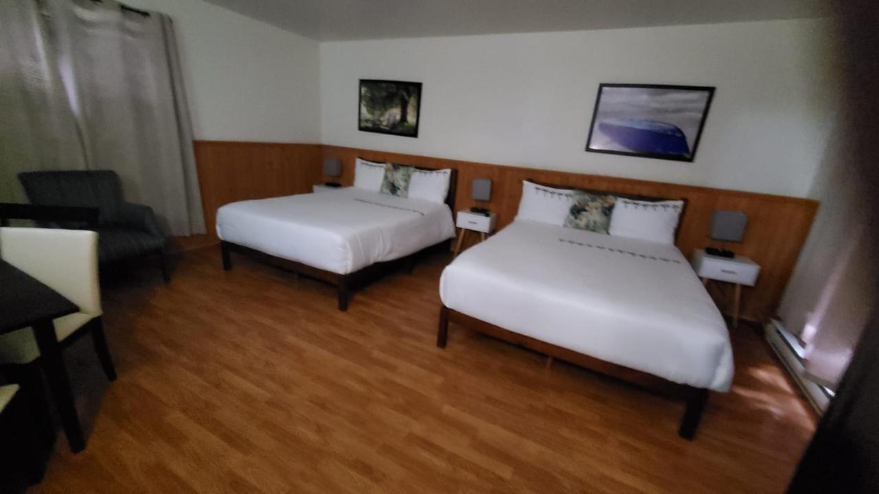 Hotel Fleurs Karaibes Saint-Alexandre-de-Kamouraska Bagian luar foto