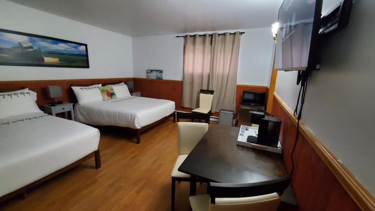 Hotel Fleurs Karaibes Saint-Alexandre-de-Kamouraska Bagian luar foto