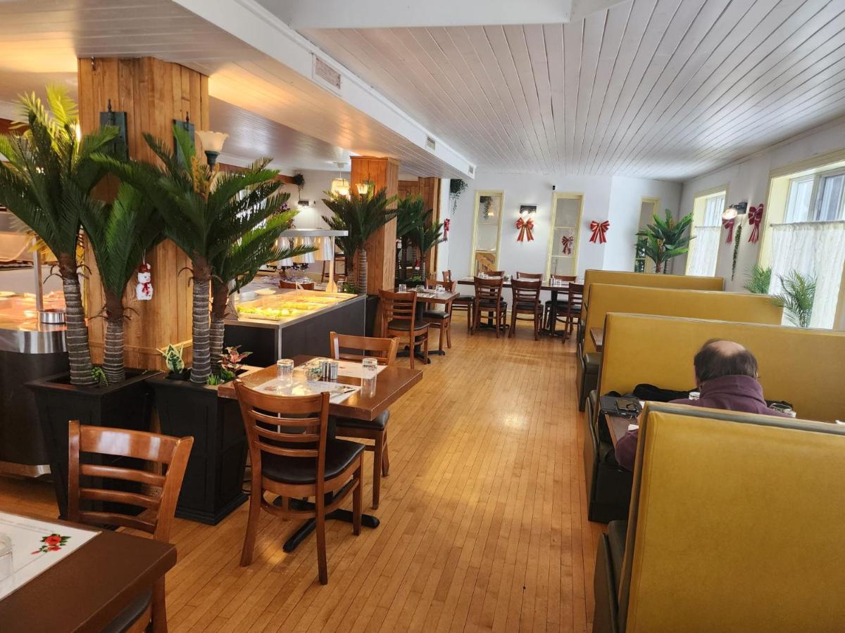 Hotel Fleurs Karaibes Saint-Alexandre-de-Kamouraska Bagian luar foto